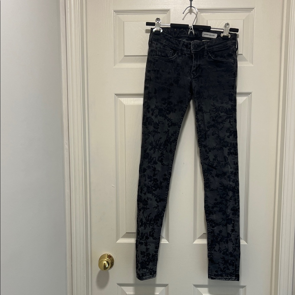 HM Black Floral Patterned Skinny Jeans